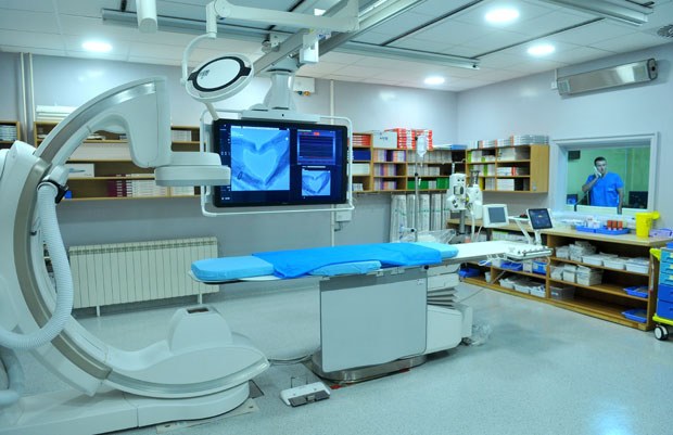 УЈЕДНО ДИЈАГНОЗА И ЛЕЧЕЊЕ: Дедиње добило модерну ангио-салу